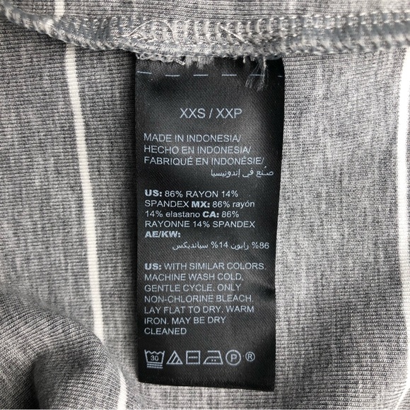 ⭐️NEW⭐️White House Black Market Long Sleeve Midi Stripe Dress With Sweater Trim - Picture 4 of 8